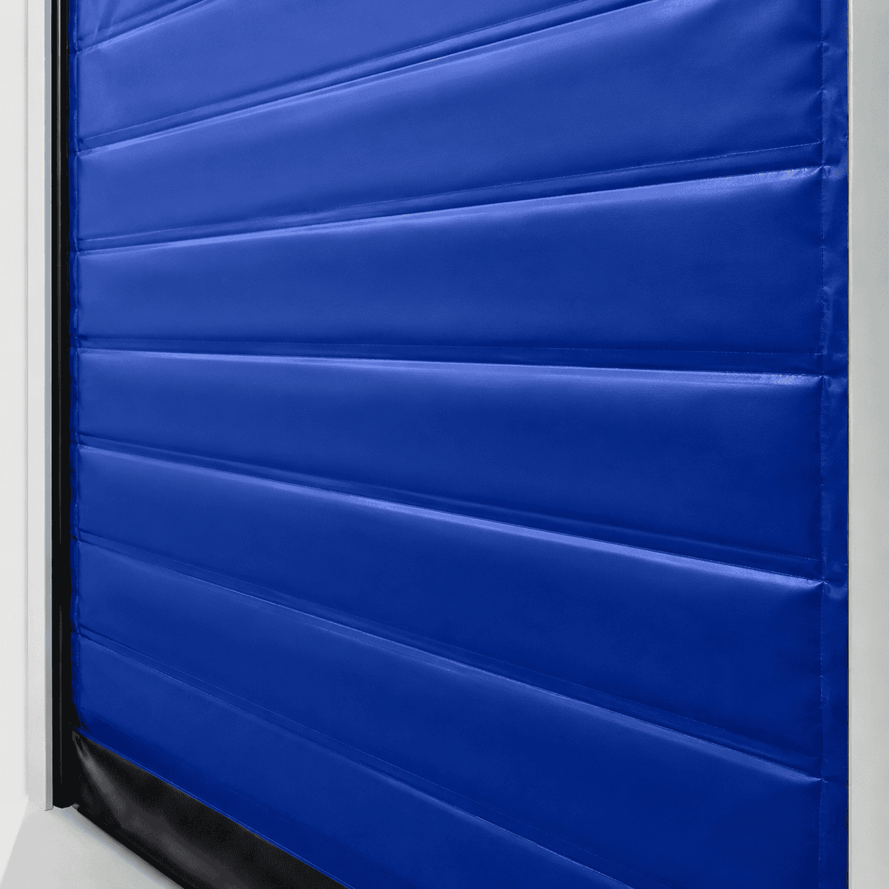 Insulated cold room doors with flexible curtain