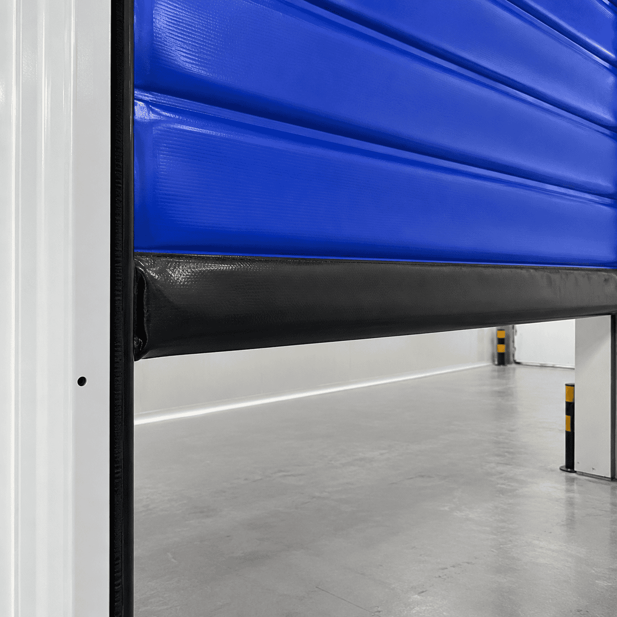 Bottom seal for cold storage high speed door