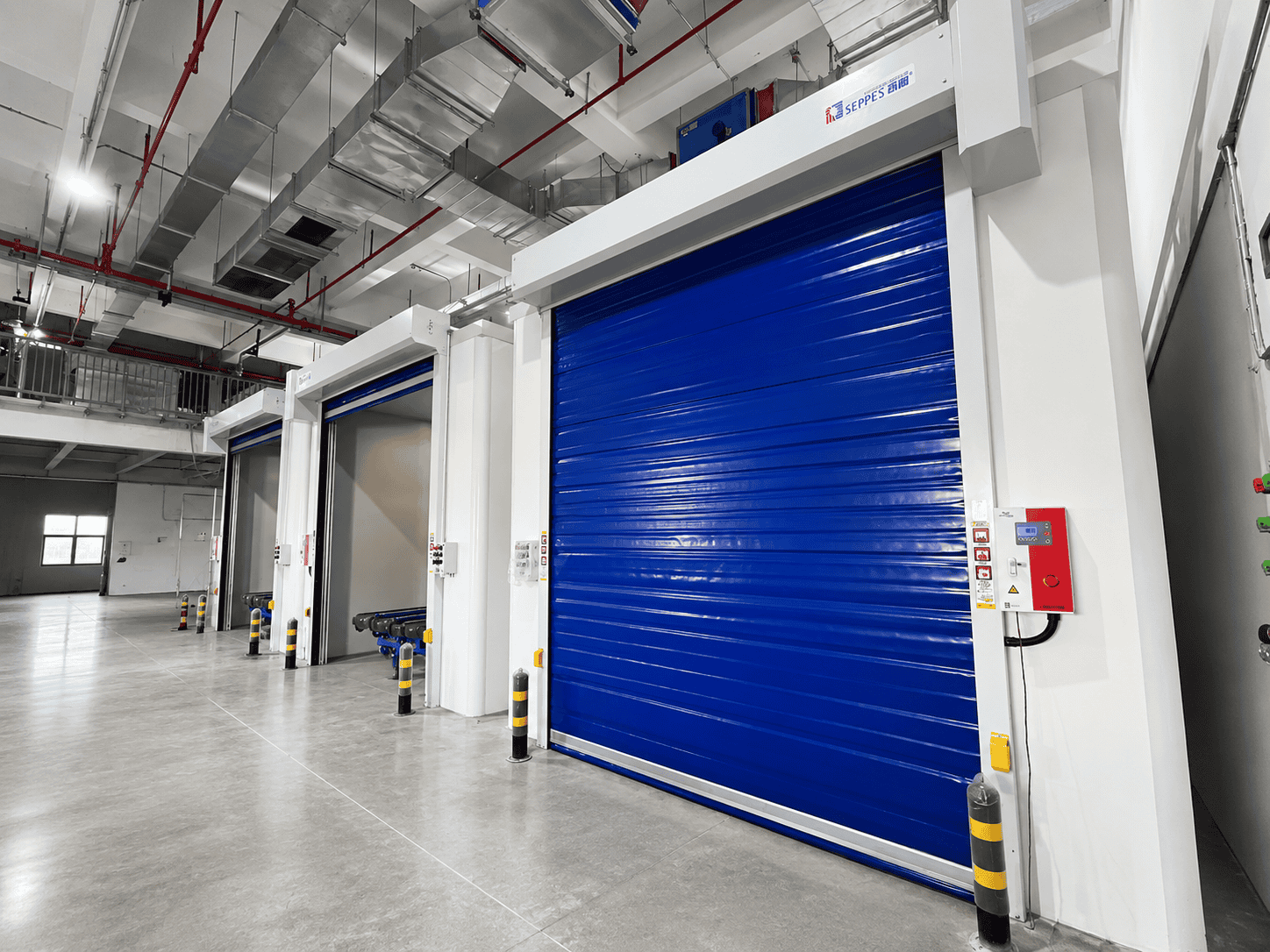 Cold storage high speed door for chill room traffic